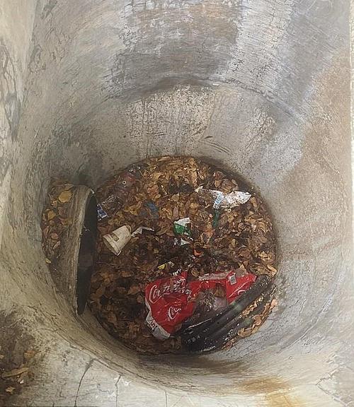 新澳门4949最新开奖记录和街头下水道爬出女子与街头下水道爬出女子身体视频